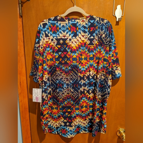 LuLaRoe Irma Size M NWT - Picture 2 of 3